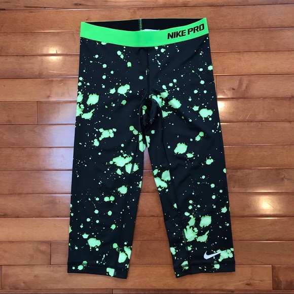 Nike Pro black leggings with green paint splatter - Picture 3 of 7